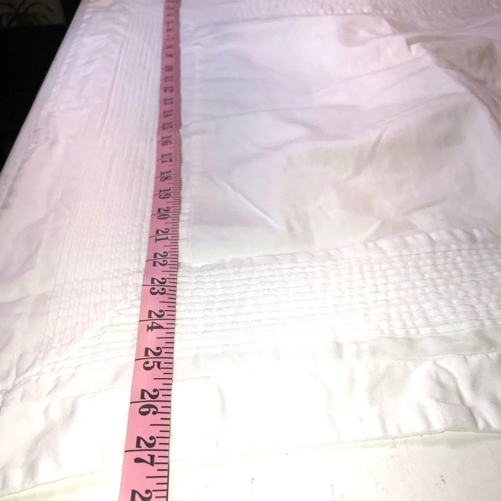N/A white pleated